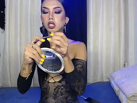 Snapshot of MirabelleNotch chatting on December 1, 2025, 12:17 pm MirabelleNotch online show from December 1, 2025, 12:17 pm