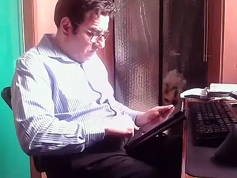 FernandoReuterG online show from October 14, 2025, 3:01 pm