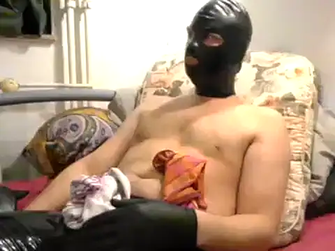 Snapshot of turnsen4y chatting on November 20, 2025, 5:24 pm turnsen4y online show from November 20, 2025, 5:24 pm