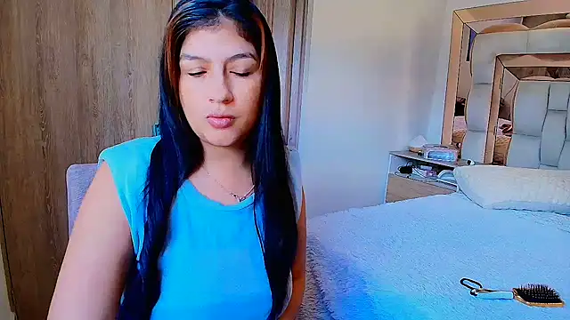 Snapshot of sara2520 chatting on October 6, 2025, 7:25 pm sara2520 online show from October 6, 2025, 7:25 pm