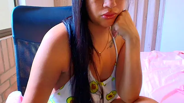 Snapshot of sara2520 chatting on December 14, 2025, 7:41 pm sara2520 online show from December 14, 2025, 7:41 pm