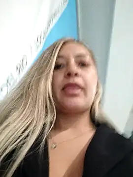 alana 69 online show from December 22, 2025, 10:43 pm