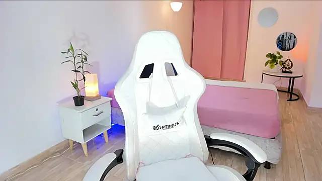 carleee winter online show from March 4, 2026, 1:57 am