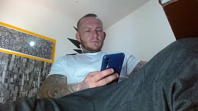 stripnolimits online show from October 23, 2025, 4:38 pm