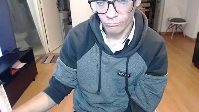 Snapshot of guachin_hunk chatting on May 8, 2026, 4:27 am guachin hunk online show from May 8, 2026, 4:27 am