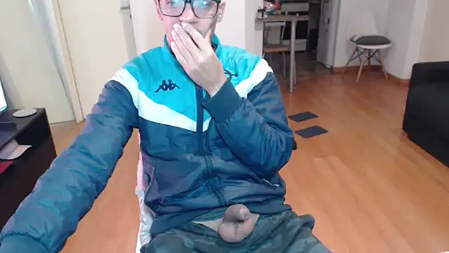 Snapshot of guachin_hunk chatting on May 25, 2026, 8:29 pm guachin hunk online show from May 25, 2026, 8:29 pm