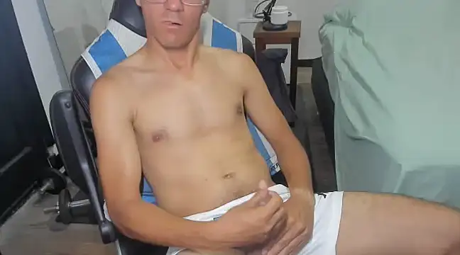 guachin hunk online show from January 27, 2025, 2:53 am