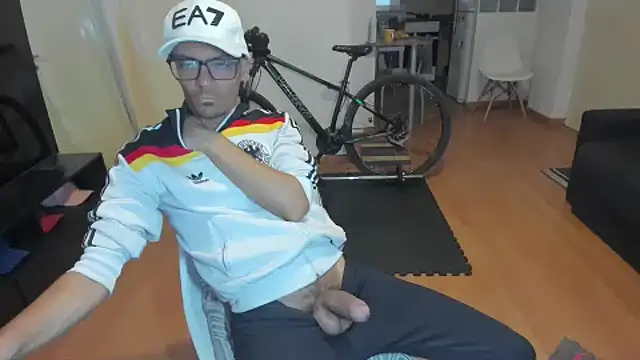 guachin hunk online show from September 14, 2025, 6:30 pm