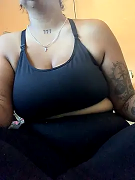 Madsion23 online show from October 14, 2025, 8:37 am