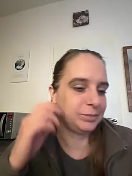 LadyChantale online show from April 9, 2026, 5:42 am