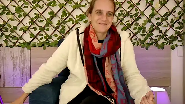 Snapshot of LadyChantale chatting on October 20, 2025, 8:04 am LadyChantale online show from October 20, 2025, 8:04 am