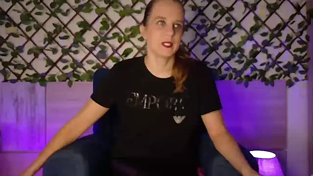 Snapshot of LadyChantale chatting on September 25, 2025, 5:46 am LadyChantale online show from September 25, 2025, 5:46 am