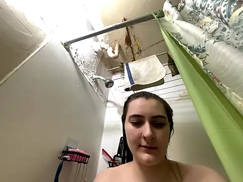 Snapshot of Snowbunnycake_131 chatting on November 29, 2025, 1:33 pm Snowbunnycake 131 online show from November 29, 2025, 1:33 pm