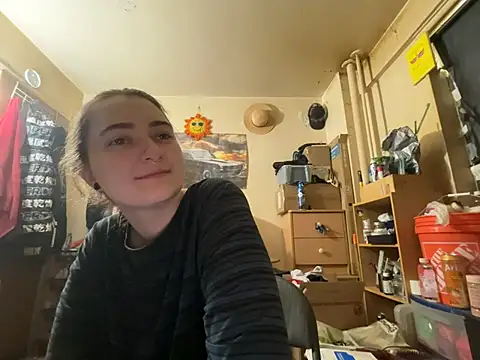 Snapshot of Snowbunnycake_131 chatting on May 13, 2026, 12:56 pm Snowbunnycake 131 online show from May 13, 2026, 12:56 pm
