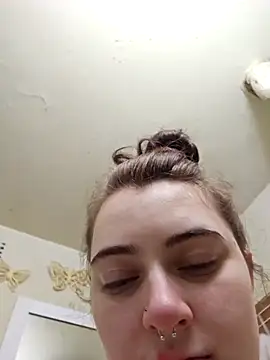 Snapshot of Snowbunnycake_131 chatting on September 18, 2025, 1:14 pm Snowbunnycake 131 online show from September 18, 2025, 1:14 pm