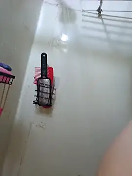 Snowbunnycake 131 online show from April 23, 2026, 5:14 am