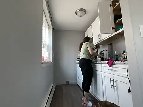 Snapshot of Snowbunnycake_131 chatting on November 24, 2025, 8:20 pm Snowbunnycake 131 online show from November 24, 2025, 8:20 pm