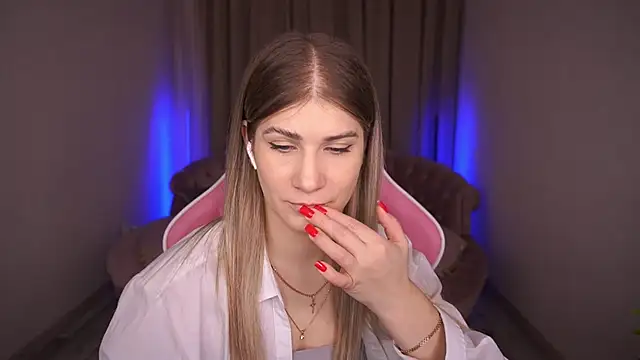 CassandraGood online show from March 14, 2025, 11:43 pm