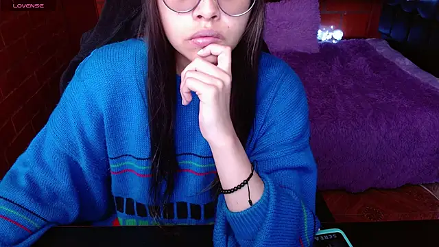 MidoriQuiinn online show from May 10, 2026, 4:20 pm