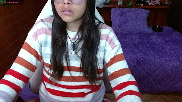 Snapshot of MidoriQuiinn chatting on March 13, 2025, 2:01 pm MidoriQuiinn online show from March 13, 2025, 2:01 pm