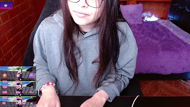MidoriQuiinn online show from July 17, 2026, 4:48 pm