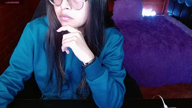 MidoriQuiinn online show from June 9, 2026, 6:53 pm