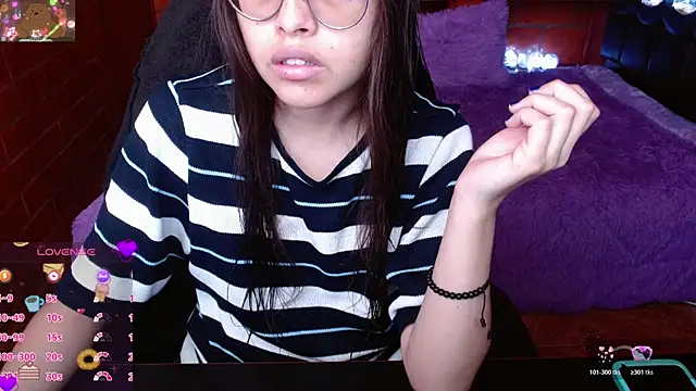 MidoriQuiinn online show from May 28, 2026, 4:02 pm