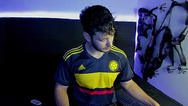 alejandro  2 online show from November 4, 2025, 10:46 pm