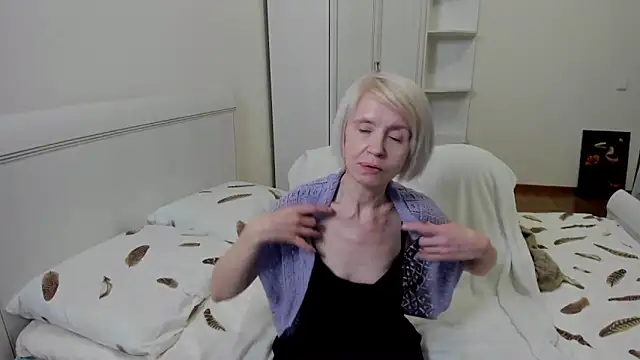 aminalive online show from October 28, 2025, 8:08 pm