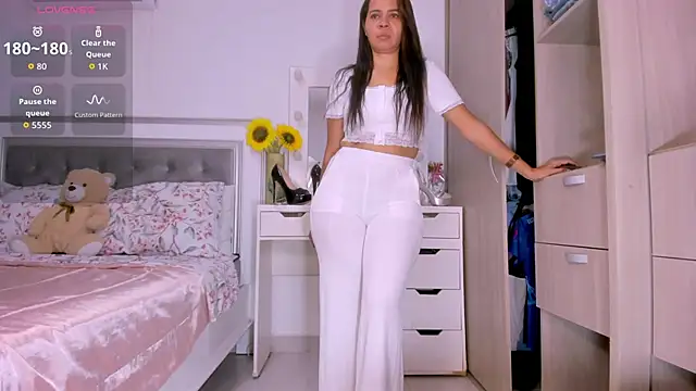 sharonDulce online show from December 19, 2025, 1:53 am