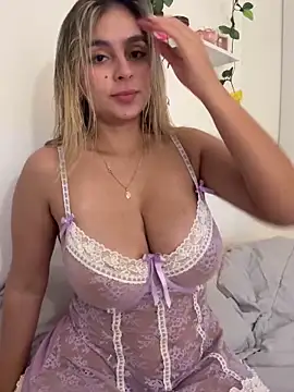 oriana zoeee online show from December 17, 2025, 11:10 pm