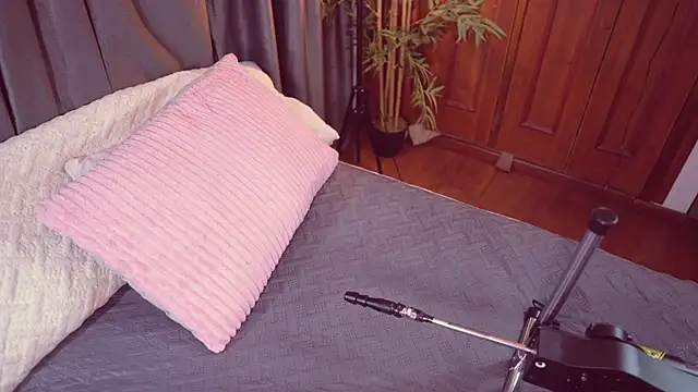 Snapshot of Lucy_fit chatting on September 22, 2025, 9:48 am Lucy fit online show from September 22, 2025, 9:48 am