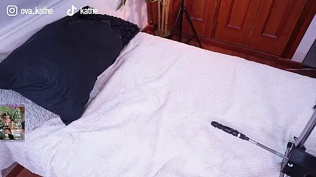 Snapshot of Lucy_fit chatting on November 12, 2025, 11:03 am Lucy fit online show from November 12, 2025, 11:03 am