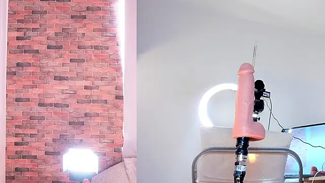 Snapshot of Lucy_fit chatting on March 19, 2025, 12:56 pm Lucy fit online show from March 19, 2025, 12:56 pm