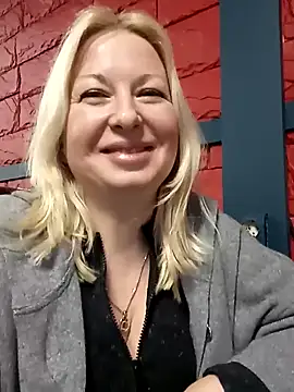 Snapshot of Arina_smiles chatting on December 8, 2024, 4:50 pm Arina smiles online show from December 8, 2024, 4:50 pm