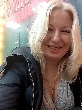 Snapshot of Arina_smiles chatting on December 29, 2024, 5:12 pm Arina smiles online show from December 29, 2024, 5:12 pm