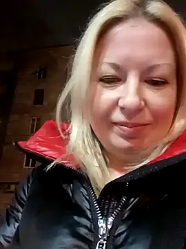 Snapshot of Arina_smiles chatting on December 20, 2024, 3:31 pm Arina smiles online show from December 20, 2024, 3:31 pm