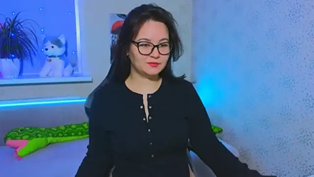 EsterLogan online show from November 29, 2025, 8:14 am