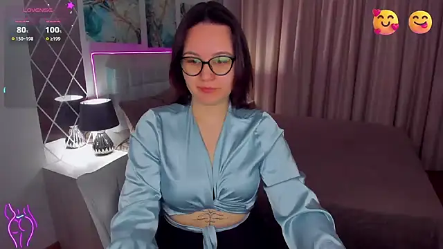 EsterLogan online show from March 21, 2025, 5:21 am