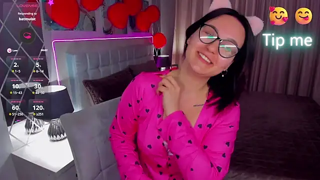 EsterLogan online show from March 1, 2025, 1:18 pm