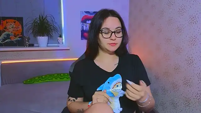 EsterLogan online show from October 12, 2025, 8:26 am