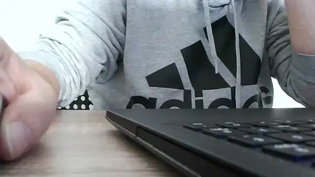 Snapshot of ScalicHat69 chatting on October 2, 2025, 8:40 am ScalicHat69 online show from October 2, 2025, 8:40 am