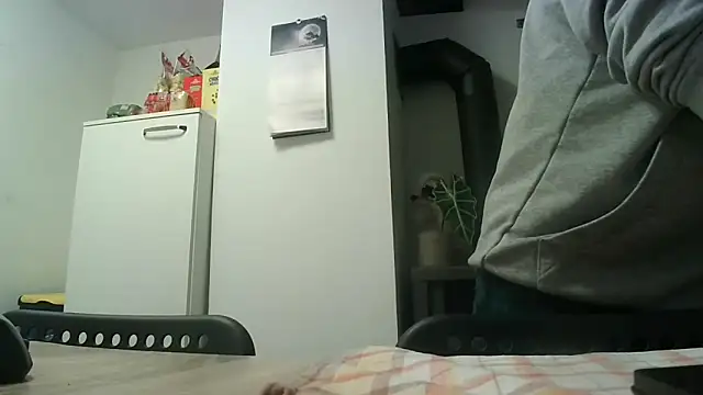 Snapshot of ScalicHat69 chatting on December 17, 2025, 7:24 am ScalicHat69 online show from December 17, 2025, 7:24 am