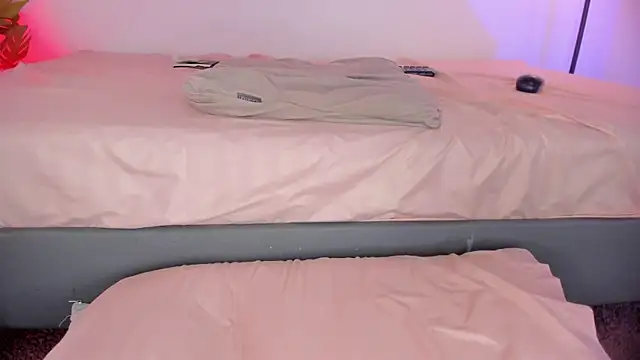 hot booty  online show from April 11, 2026, 6:11 pm