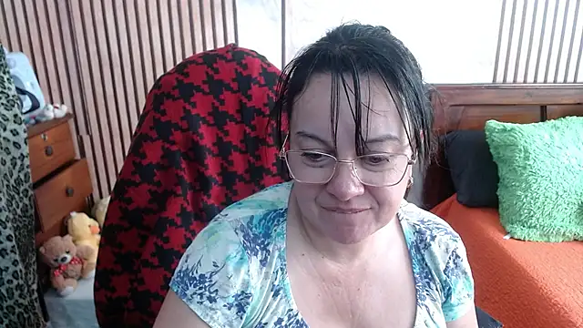 Snapshot of Sonialorens_ chatting on October 5, 2025, 9:49 pm Sonialorens  online show from October 5, 2025, 9:49 pm