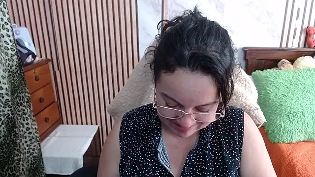 Snapshot of Sonialorens_ chatting on September 19, 2025, 9:30 pm Sonialorens  online show from September 19, 2025, 9:30 pm