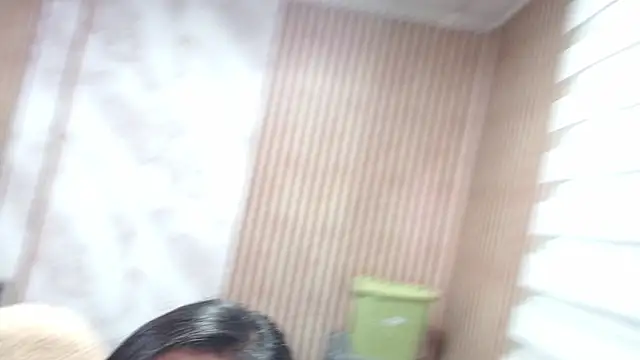 Sonialorens  online show from April 9, 2026, 4:57 pm