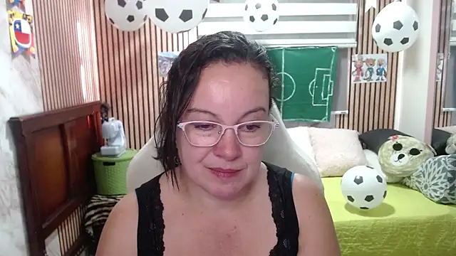 Snapshot of Sonialorens_ chatting on June 11, 2026, 9:45 pm Sonialorens online show from June 11, 2026, 9:45 pm