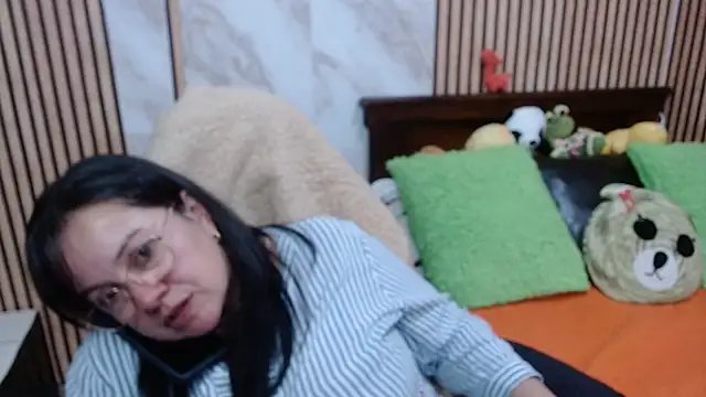 Snapshot of Sonialorens_ chatting on September 25, 2025, 11:00 pm Sonialorens  online show from September 25, 2025, 11:00 pm