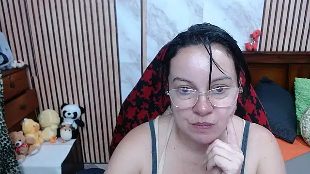 Snapshot of Sonialorens_ chatting on October 6, 2025, 10:54 pm Sonialorens  online show from October 6, 2025, 10:54 pm